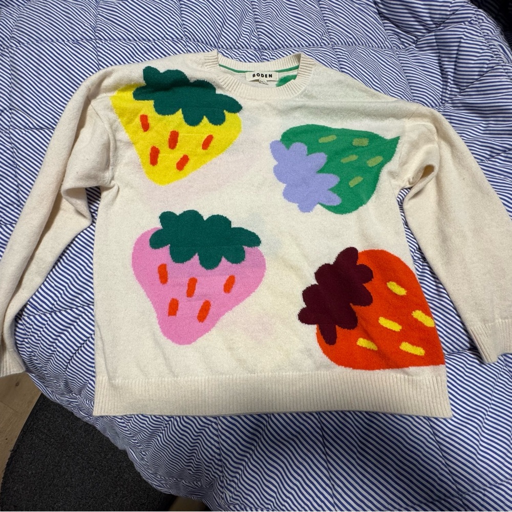 100% cashmere Boden Strawberry Sweater